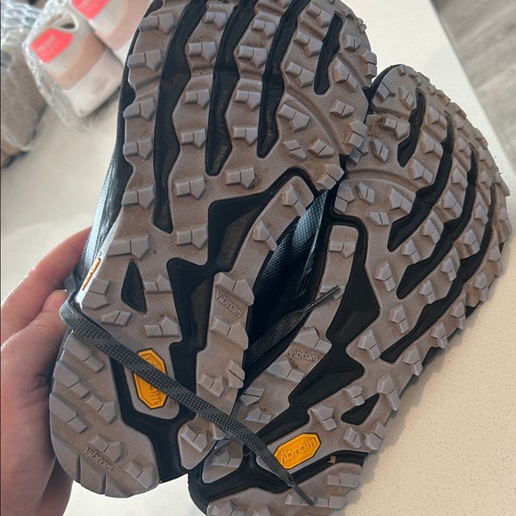 Altra Timp 5, a high-cushion, neutral trail running shoe Size 8 - Picture 6 of 7